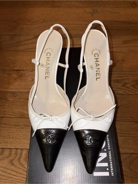 CHANEL White Leather Slingback Pumps with Black Patent Pointed Toe